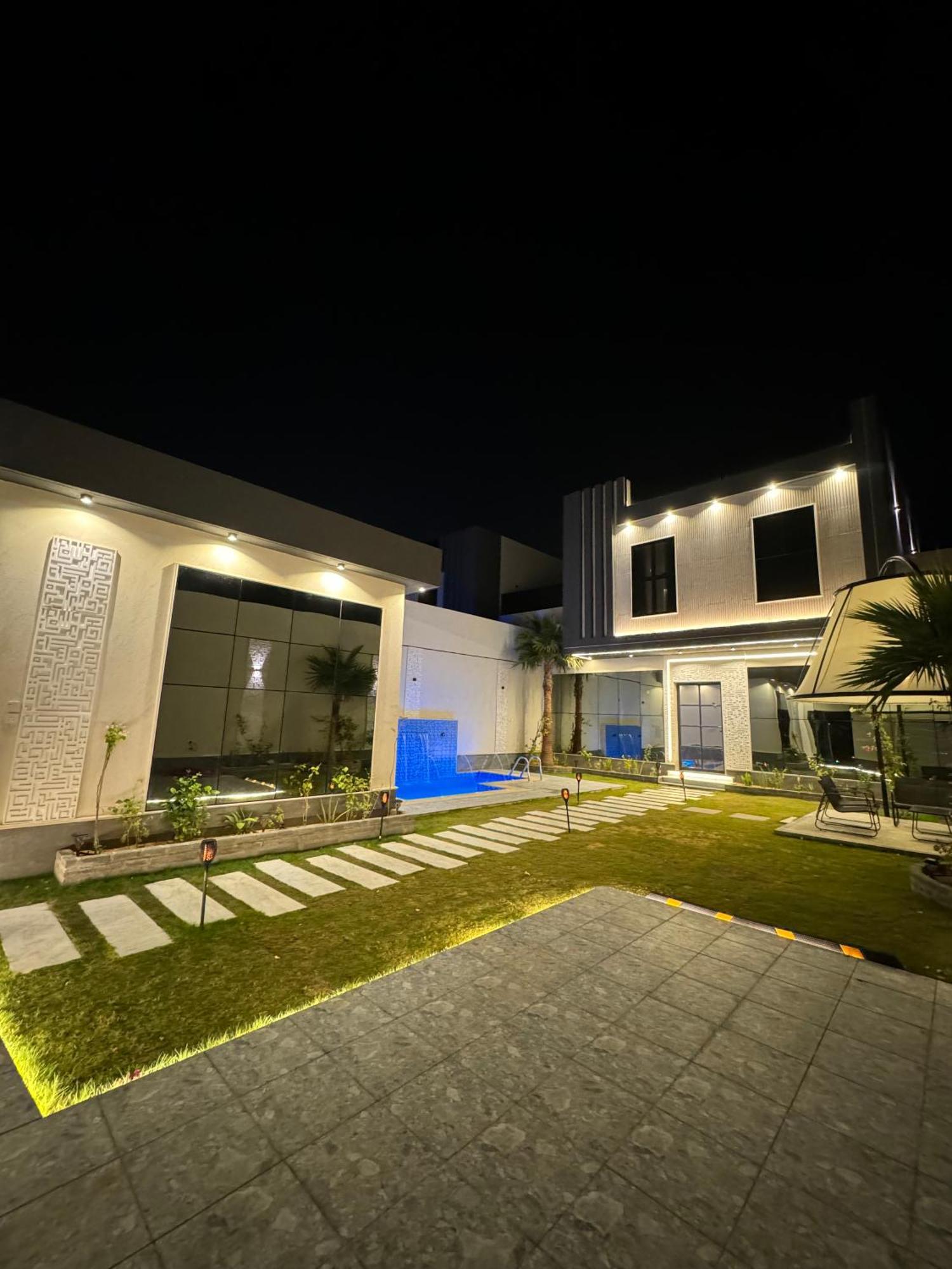 Shalih Alrtaj Alfndki Villa Buraidah Exterior photo